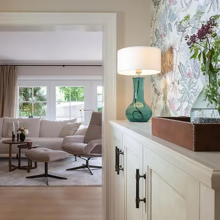 Nyaraló Lueuevwai 3 *